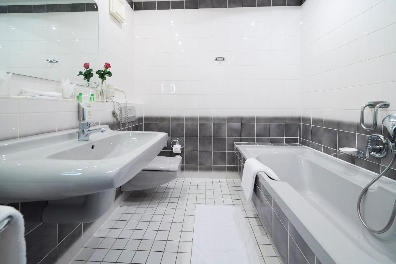 Seehotel Am Tankumsee Isenbüttel Kültér fotó
